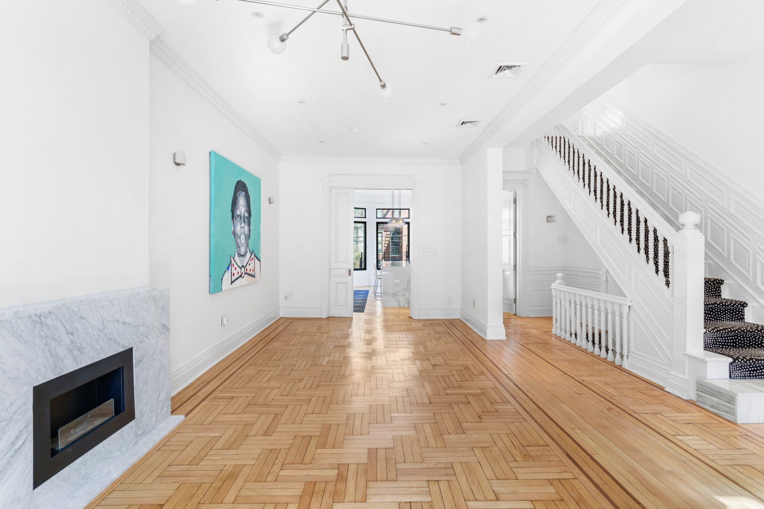663 PUTNAM Avenue