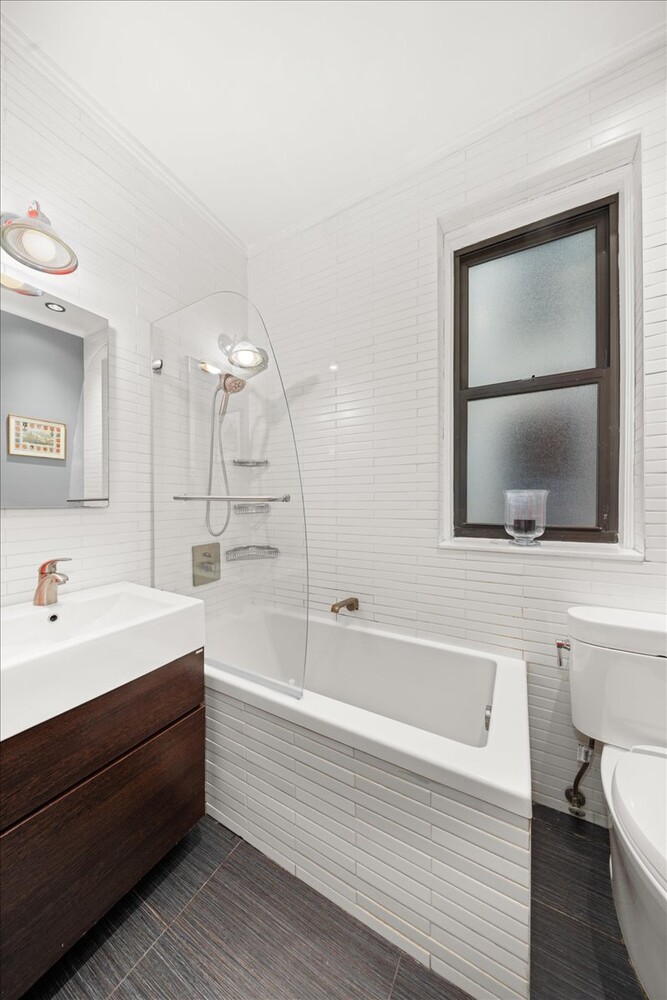 234 W 21ST Street 43