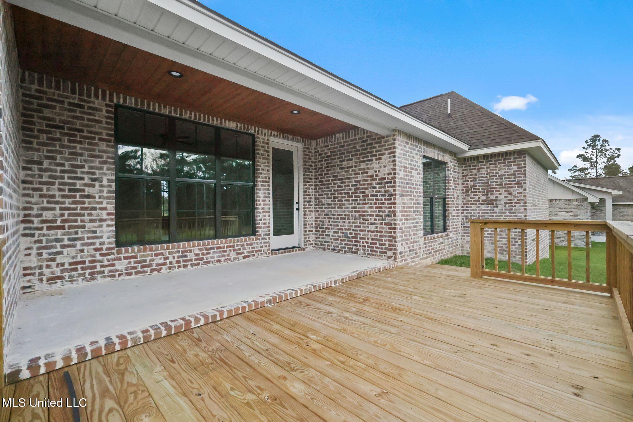 32 Sapphire Drive
