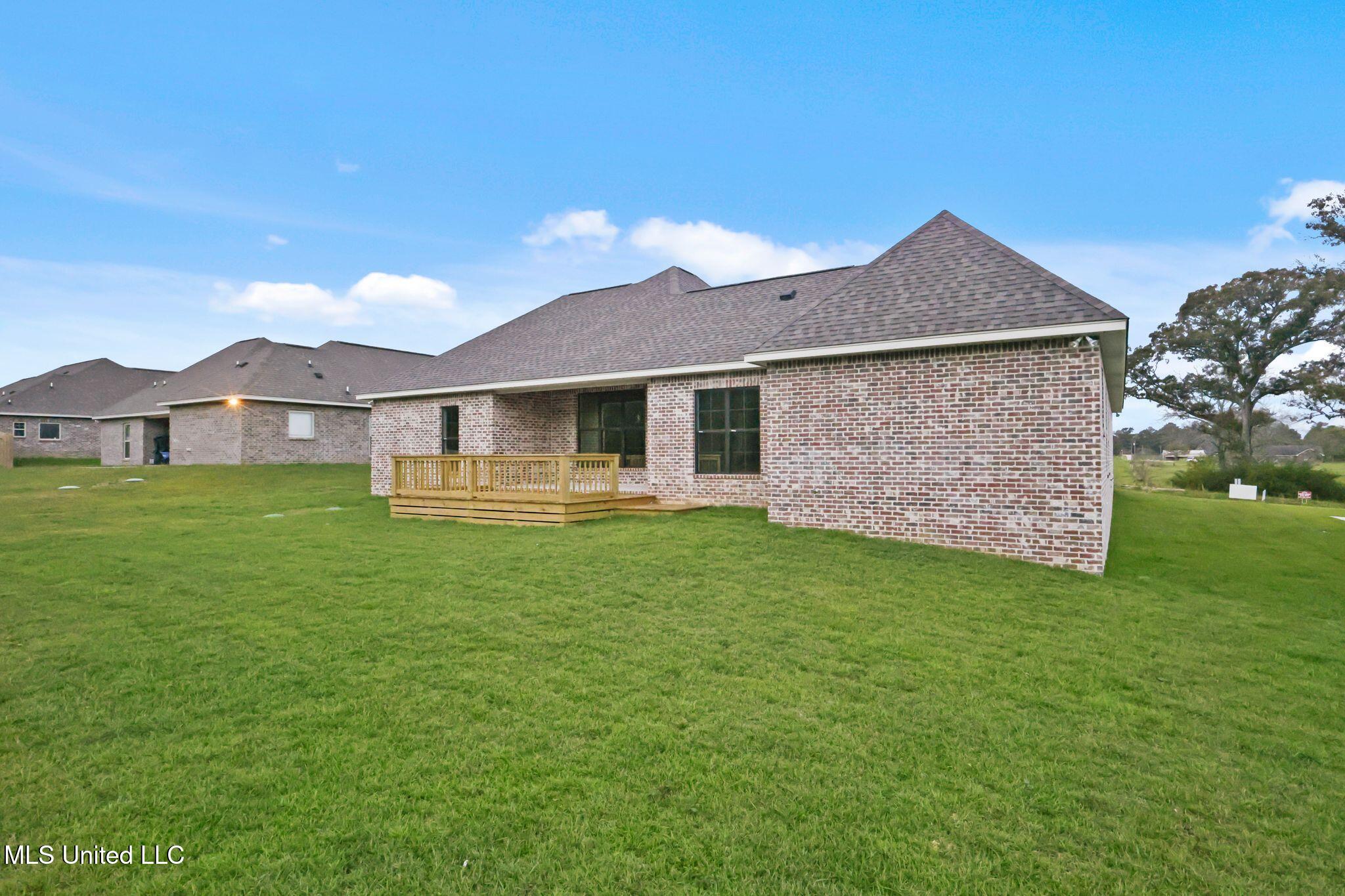 32 Sapphire Drive