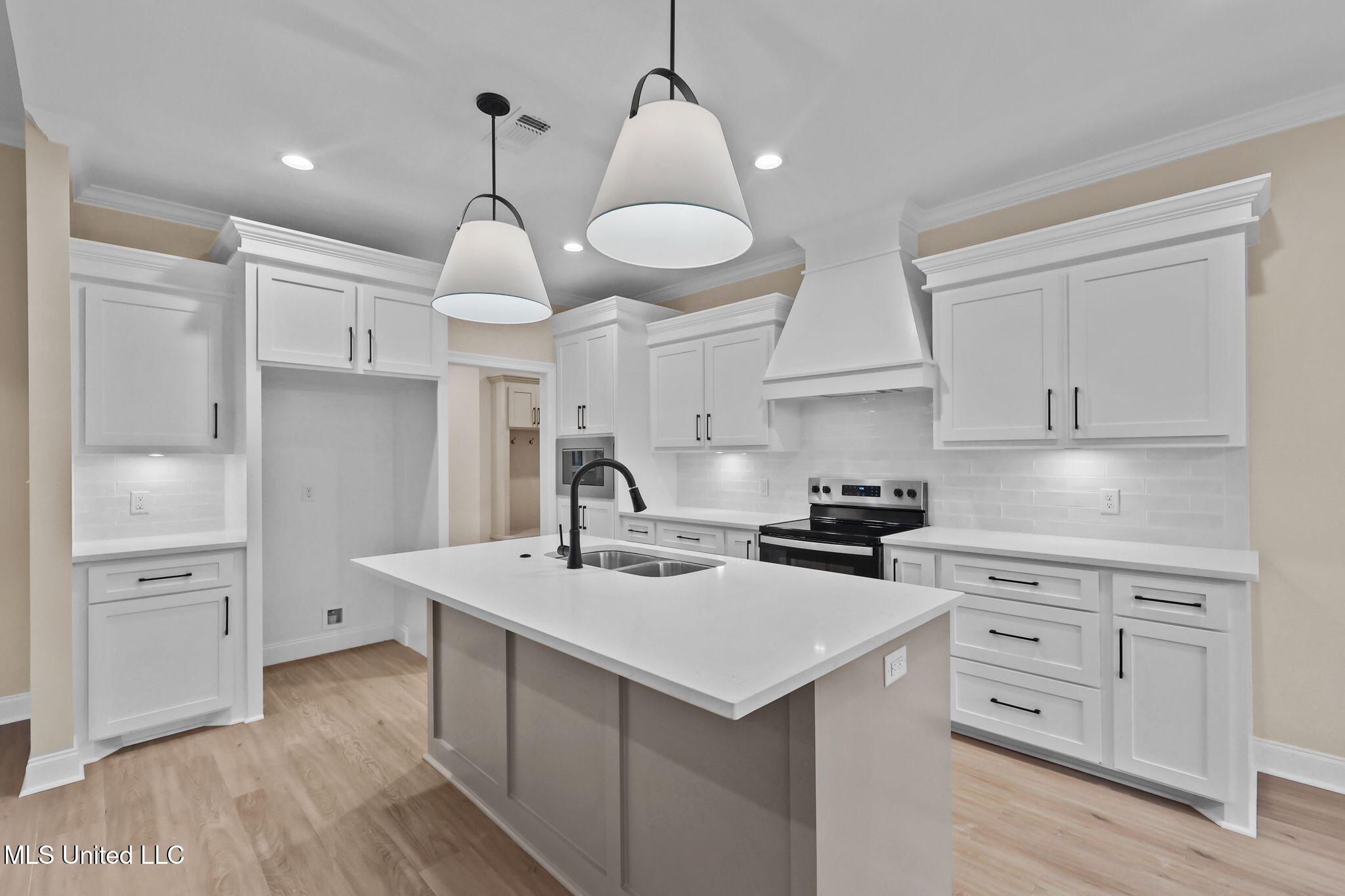 32 Sapphire Drive