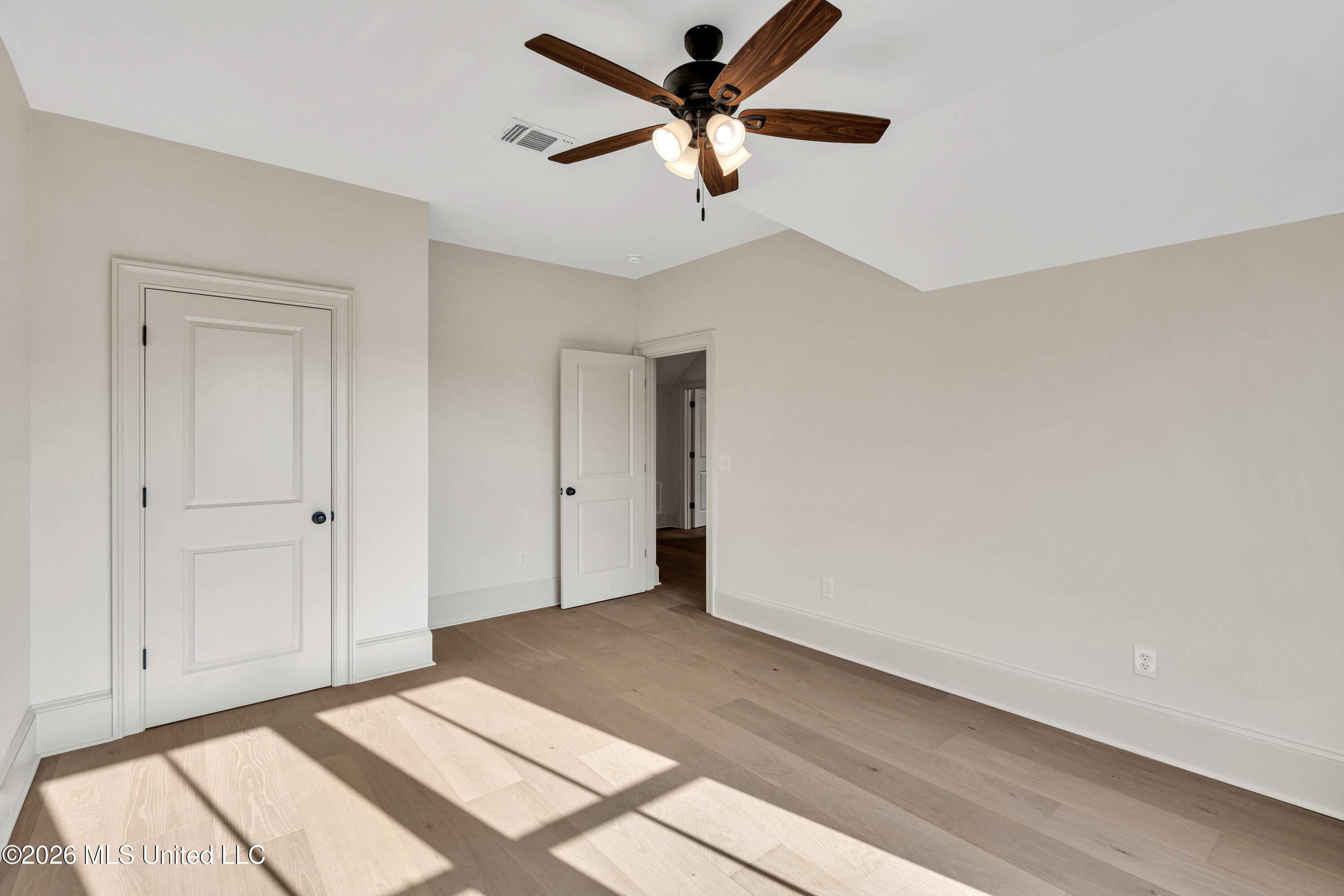 425 2nd Street