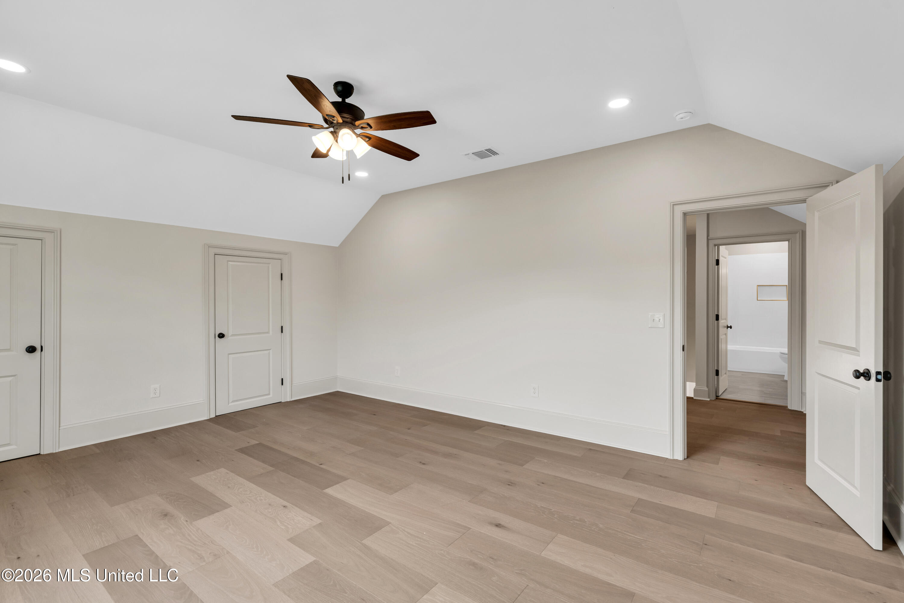 425 2nd Street