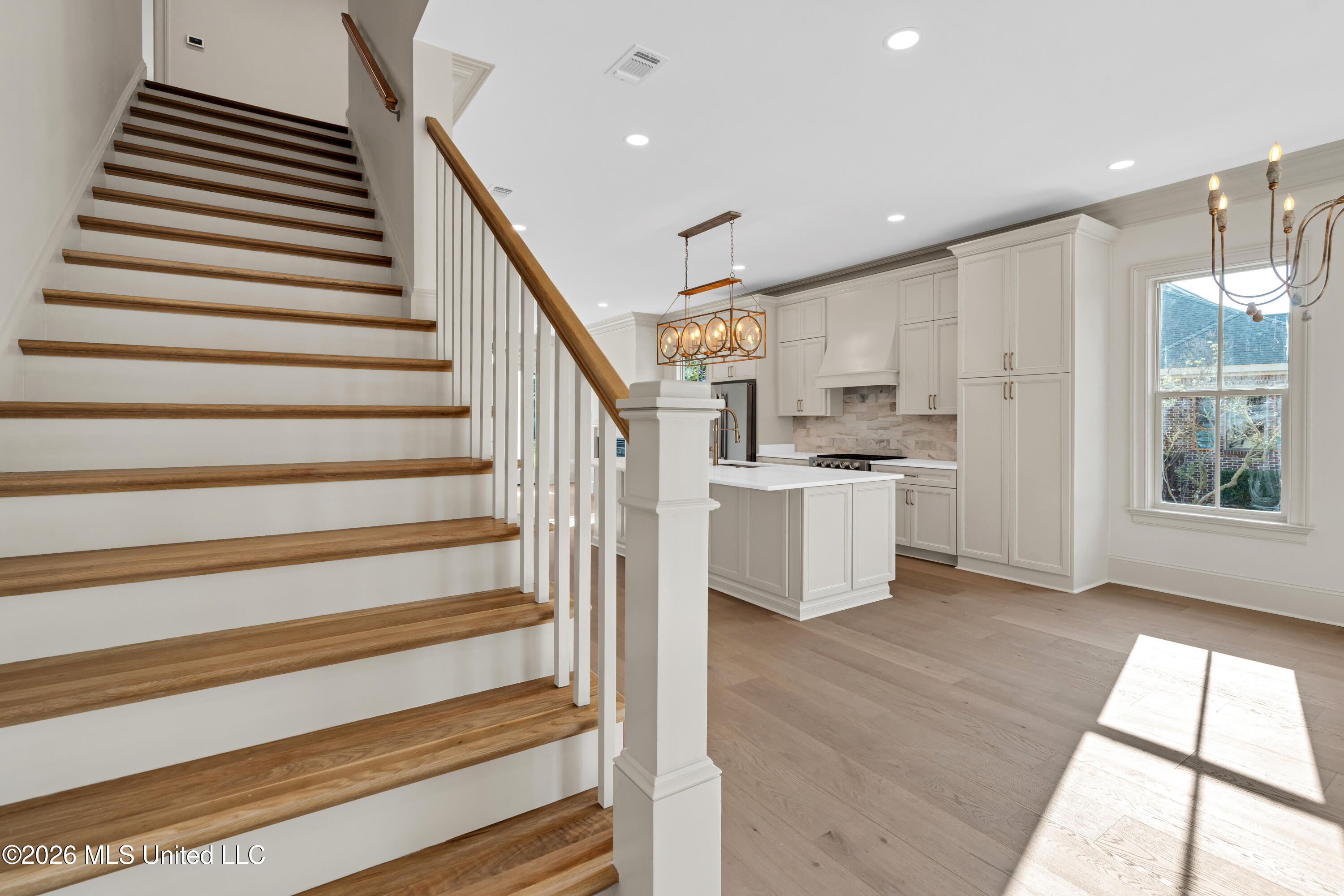 425 2nd Street