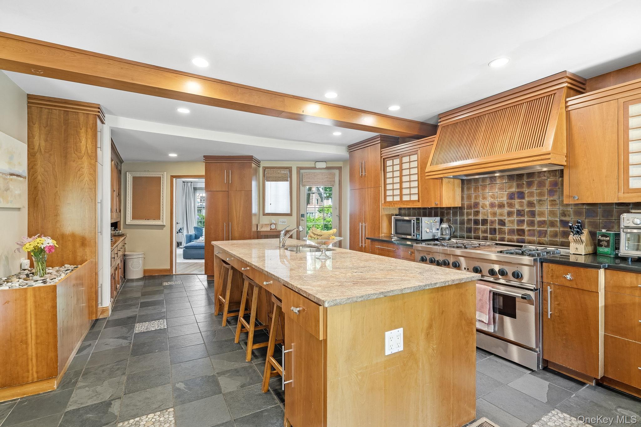 72 Hampton Road