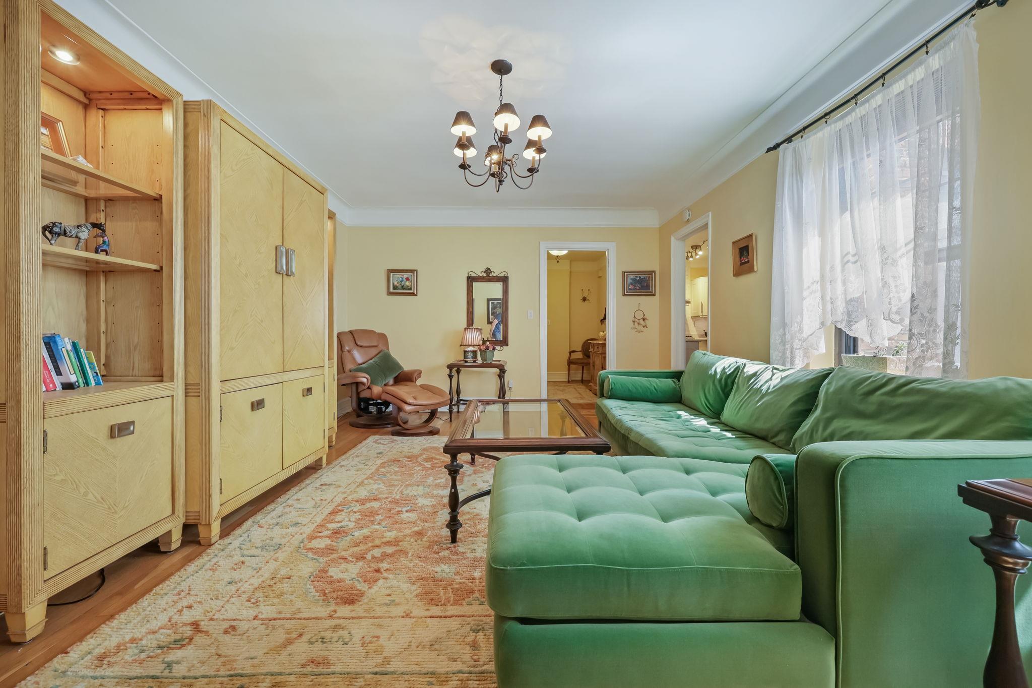 105 Garth Road Unit: 4J