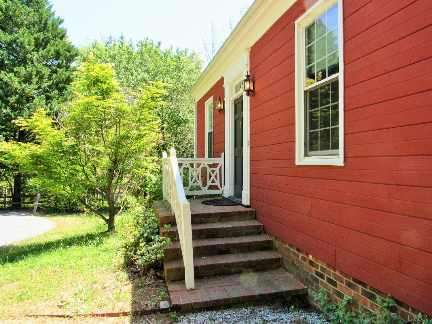 271 E Monitor Road