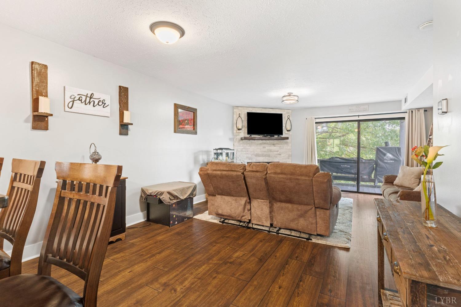 2323 Deer Run