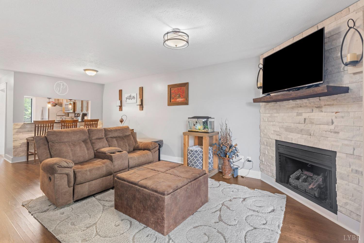 2323 Deer Run
