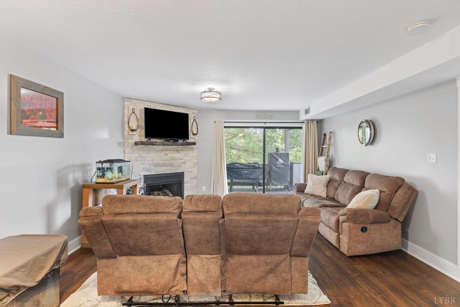2323 Deer Run