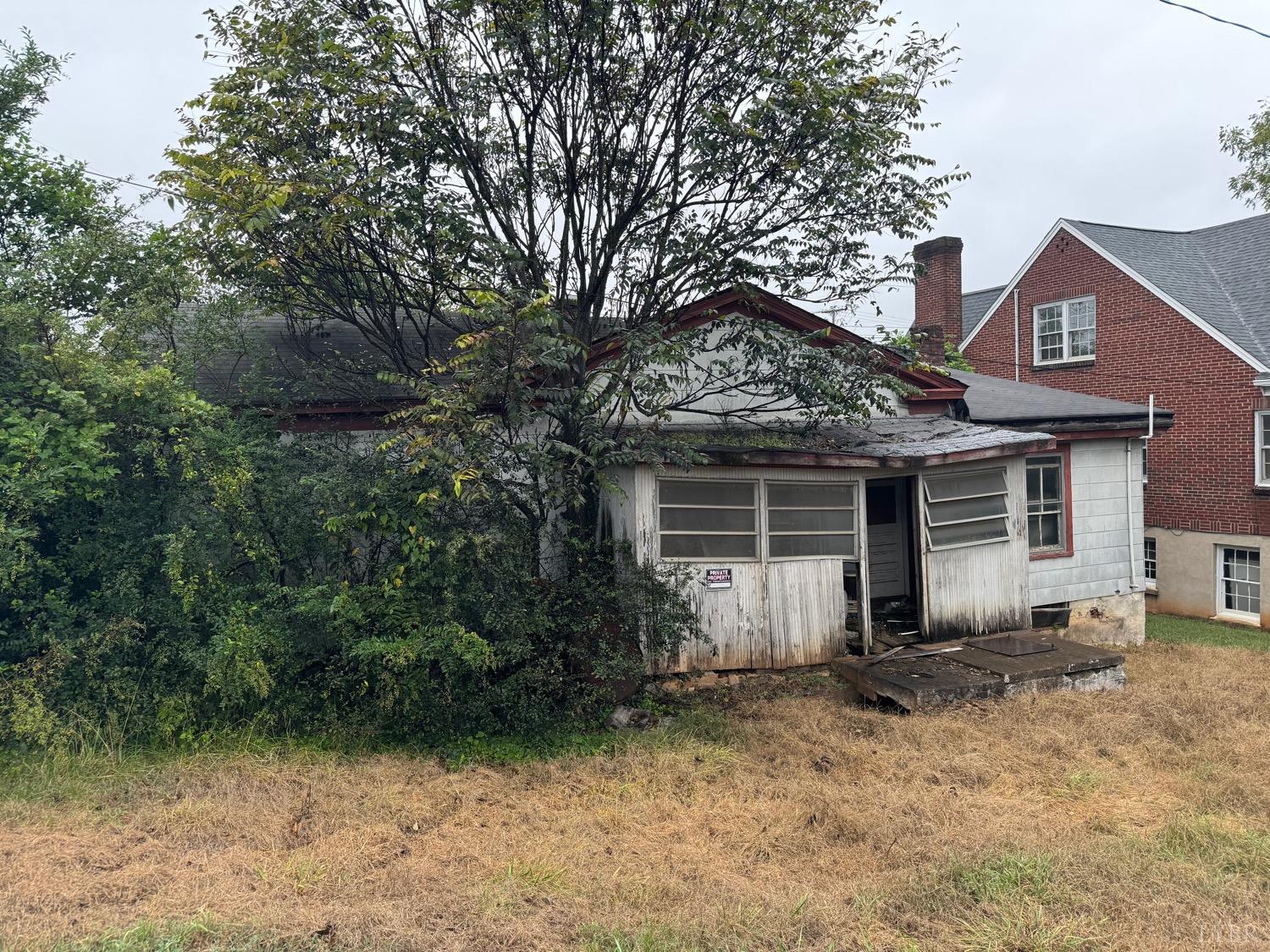 5169 S Amherst Highway