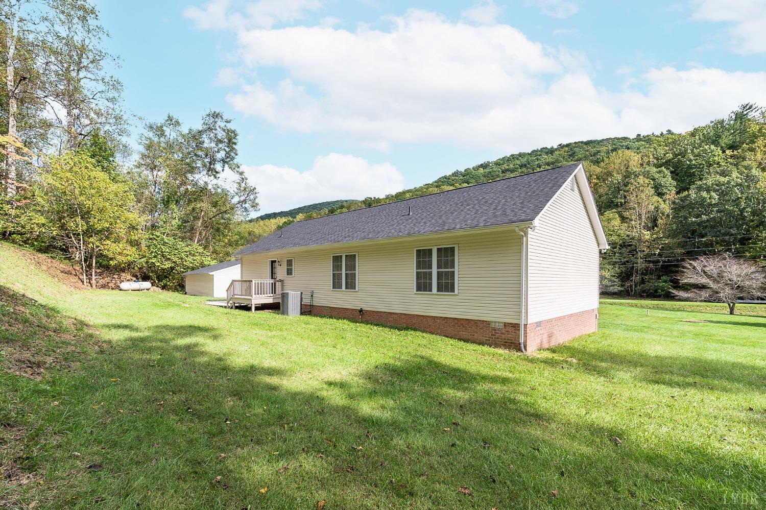 617 NORTH FORK Road