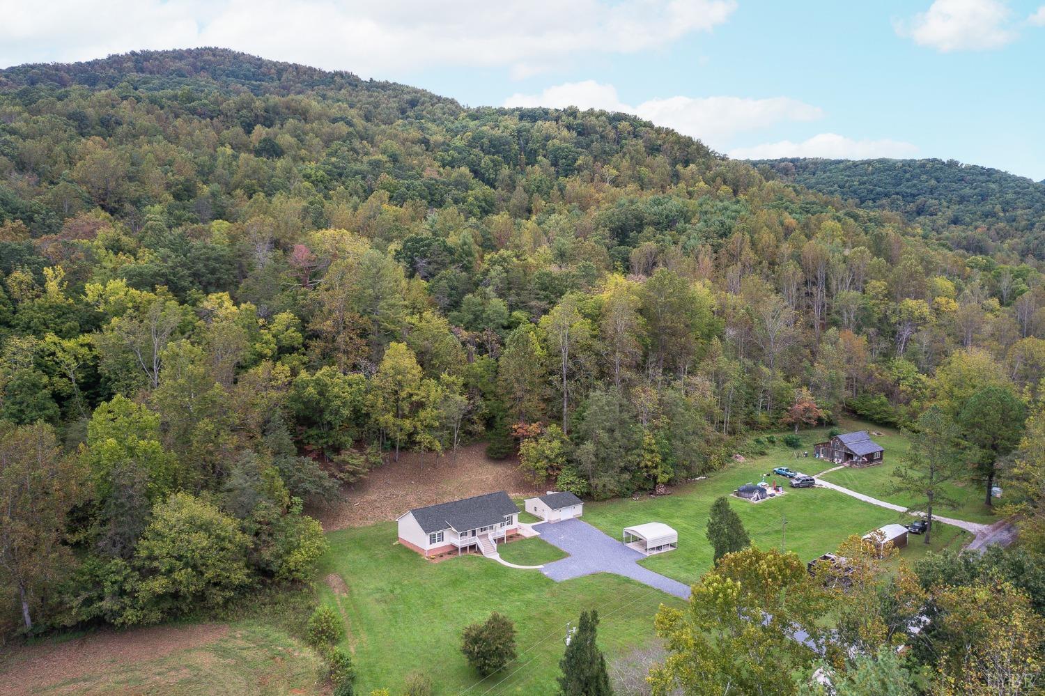 617 NORTH FORK Road