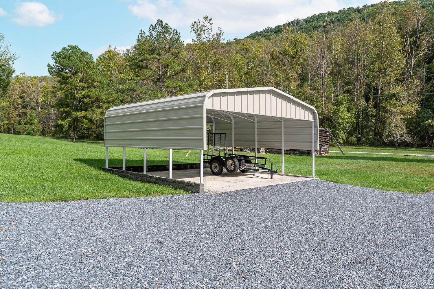 617 NORTH FORK Road