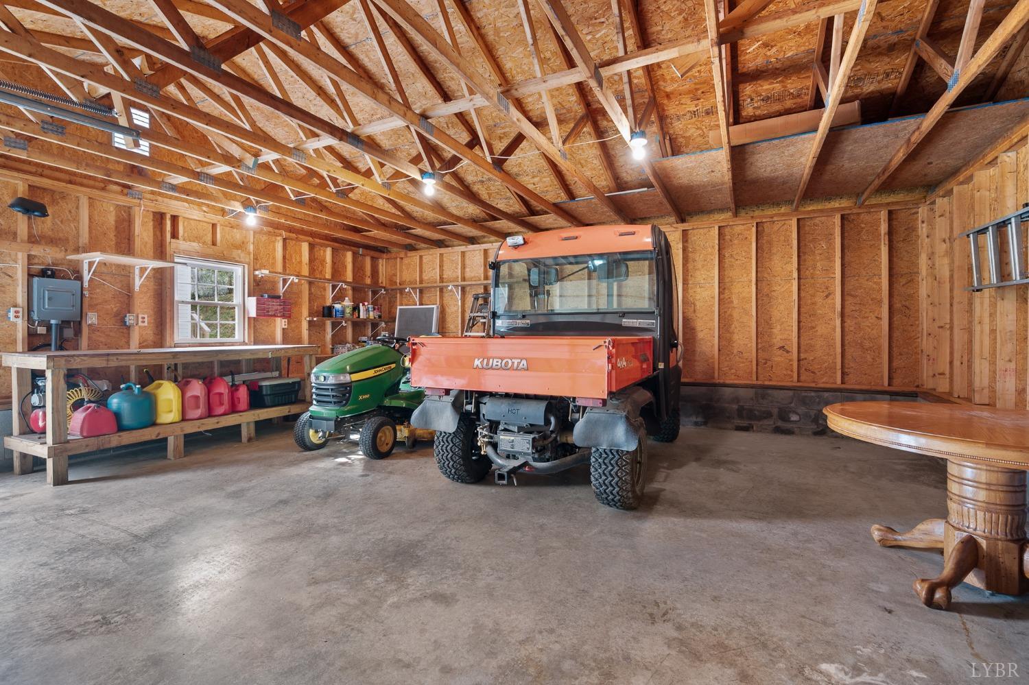 617 NORTH FORK Road
