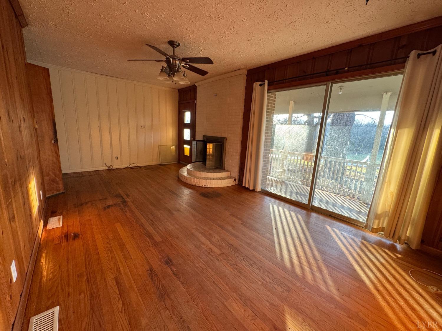 1761 Old Farm Road
