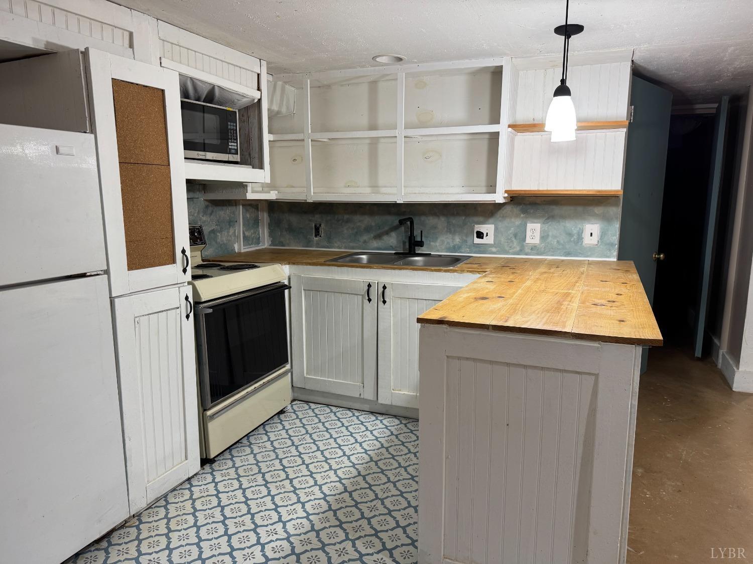 1761 Old Farm Road