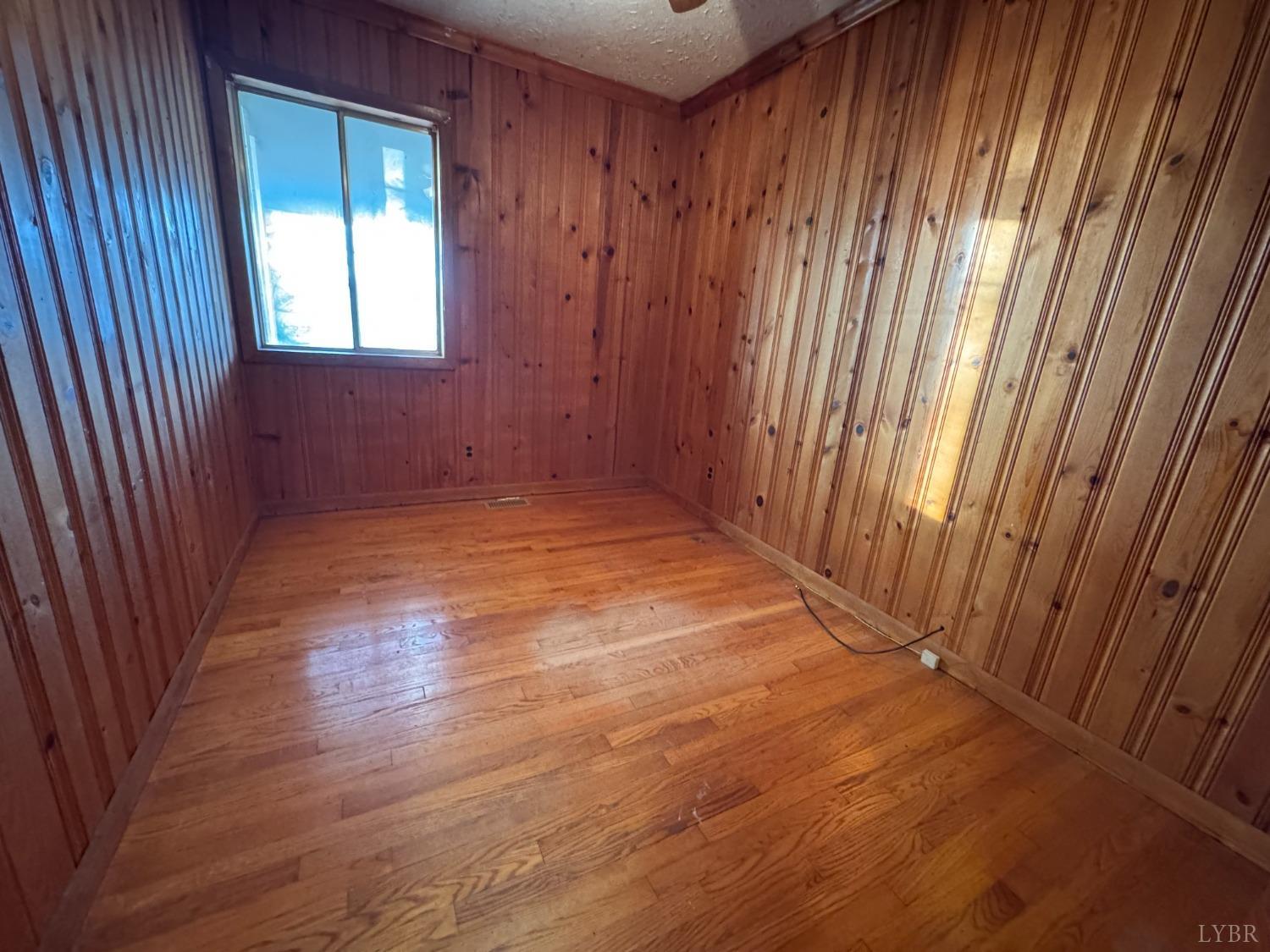 1761 Old Farm Road