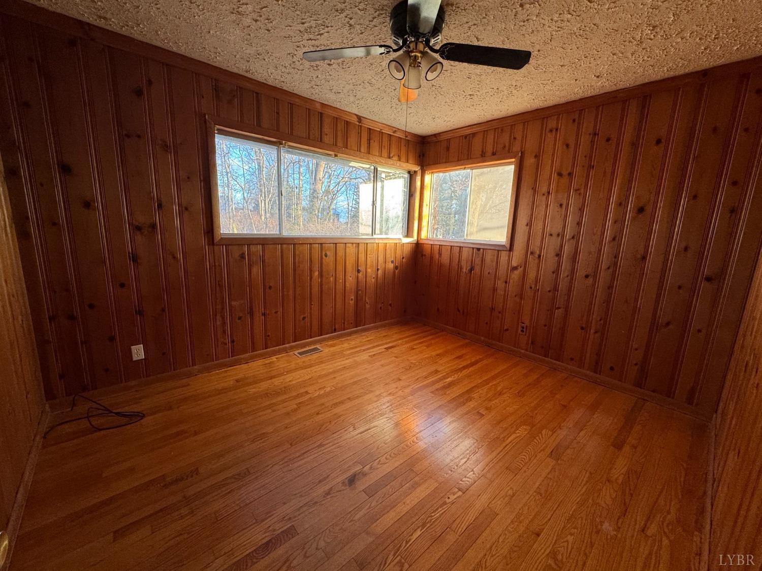 1761 Old Farm Road