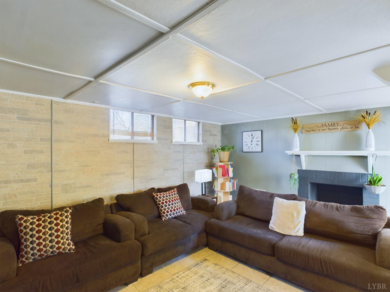 402 Greenwell