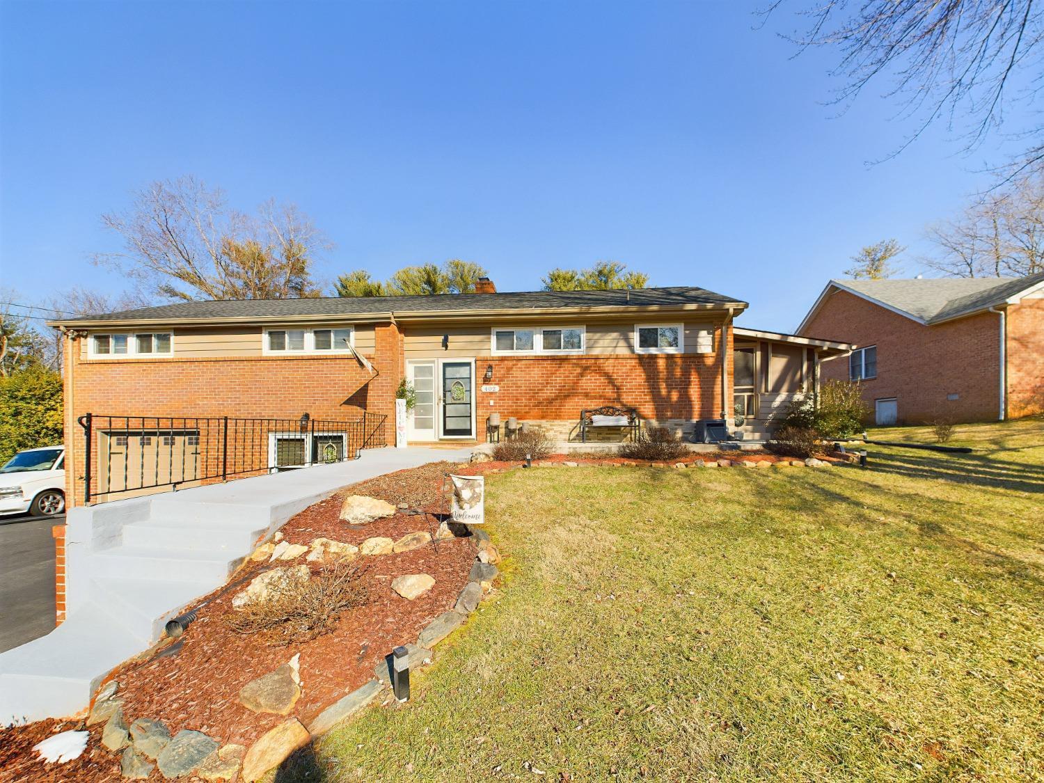 402 Greenwell