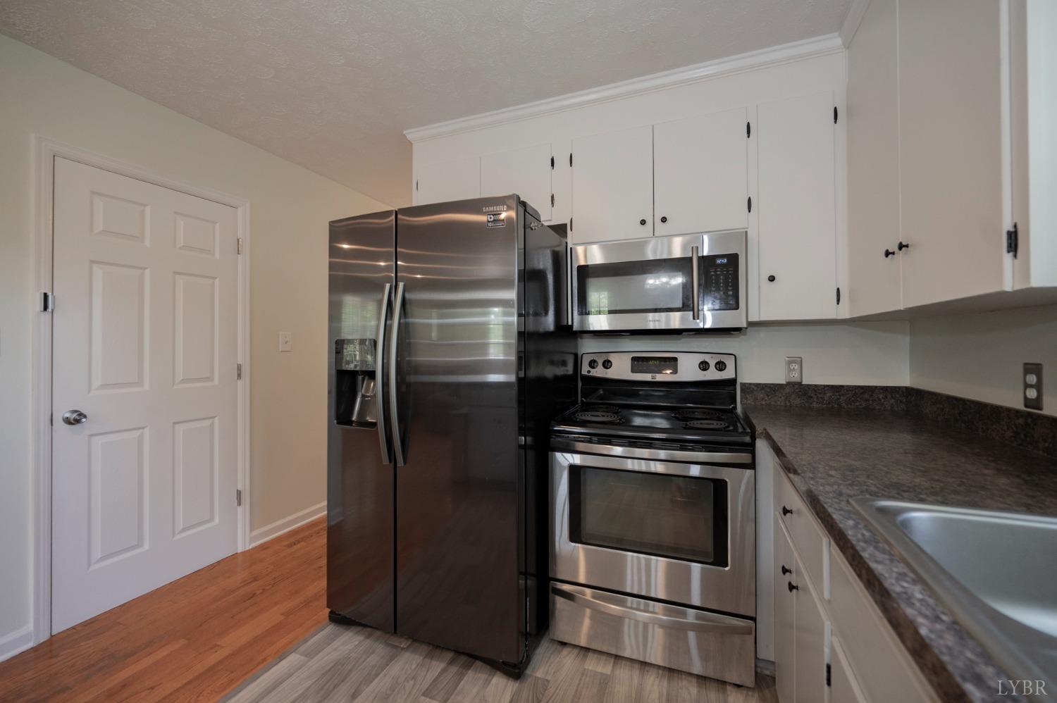 106 Hillview Drive