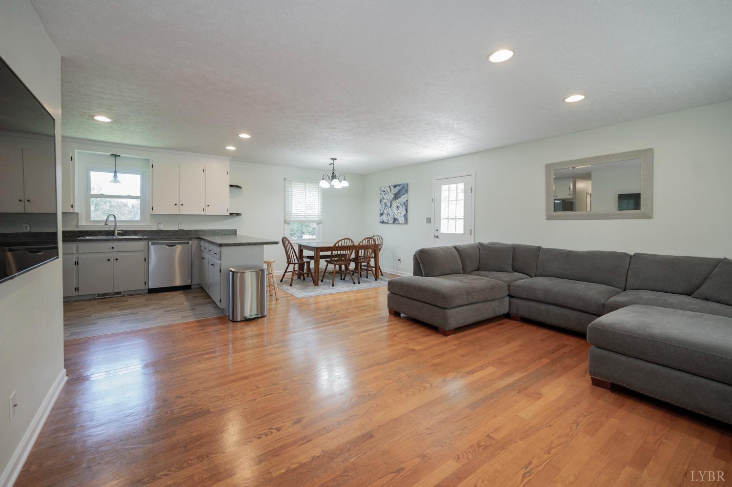 106 Hillview Drive