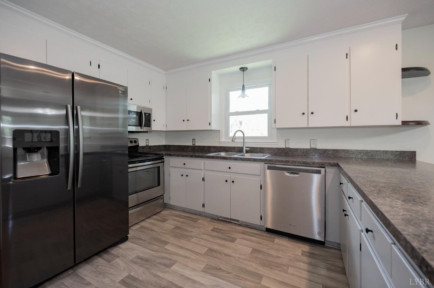 106 Hillview Drive