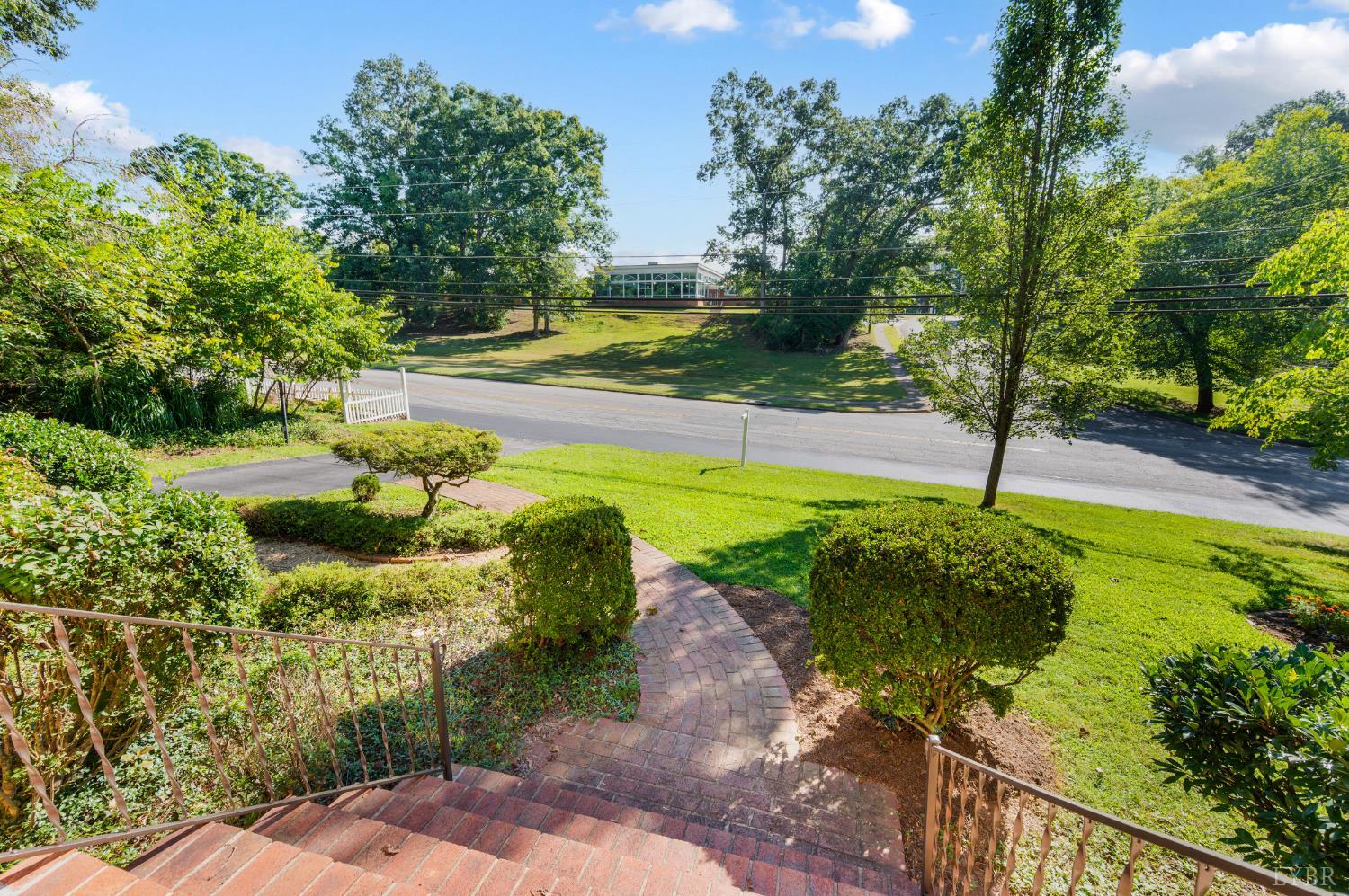 1927 Indian Hill Road