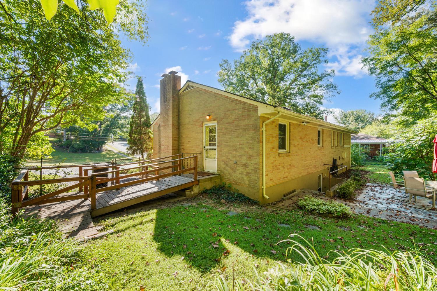 1927 Indian Hill Road
