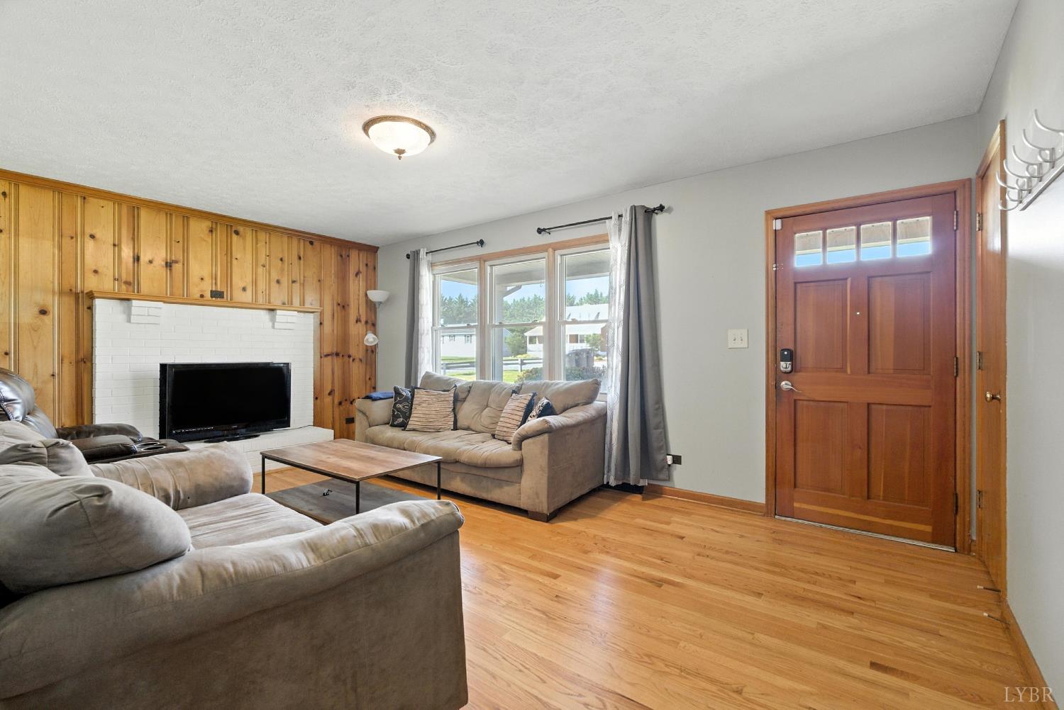 587 Leesville Road