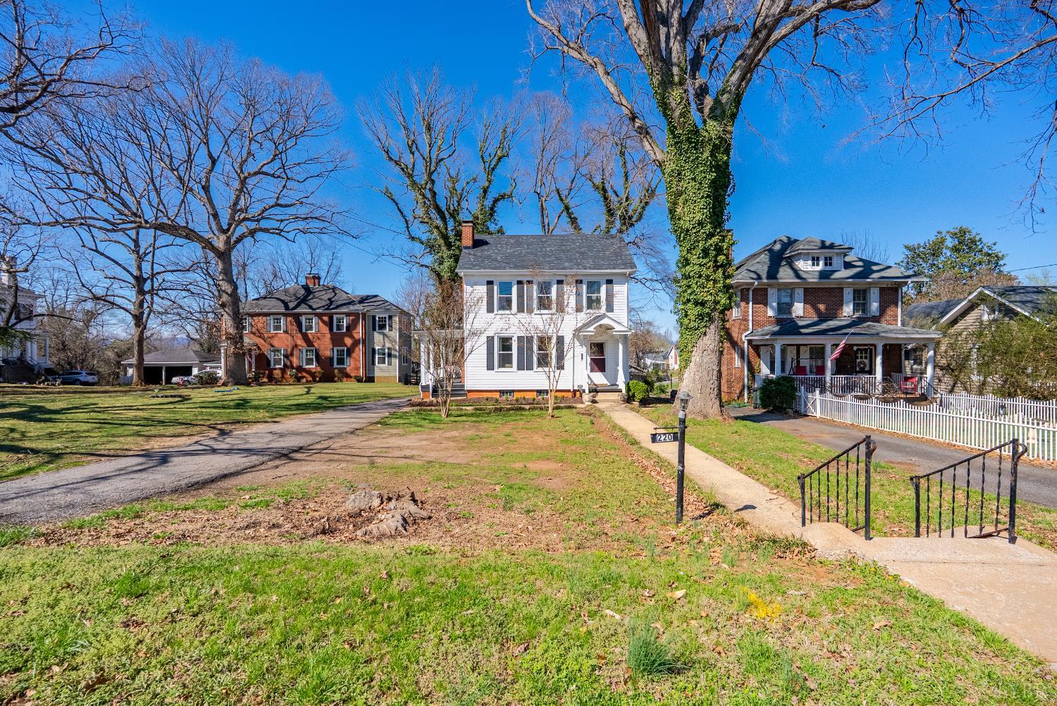 220 Langhorne Lane
