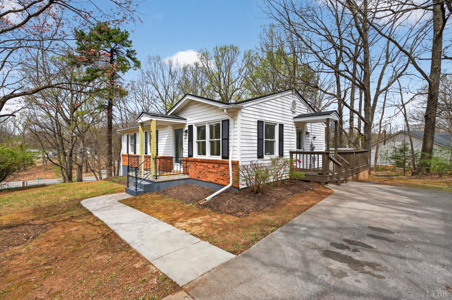 42 Knoll Woods Drive