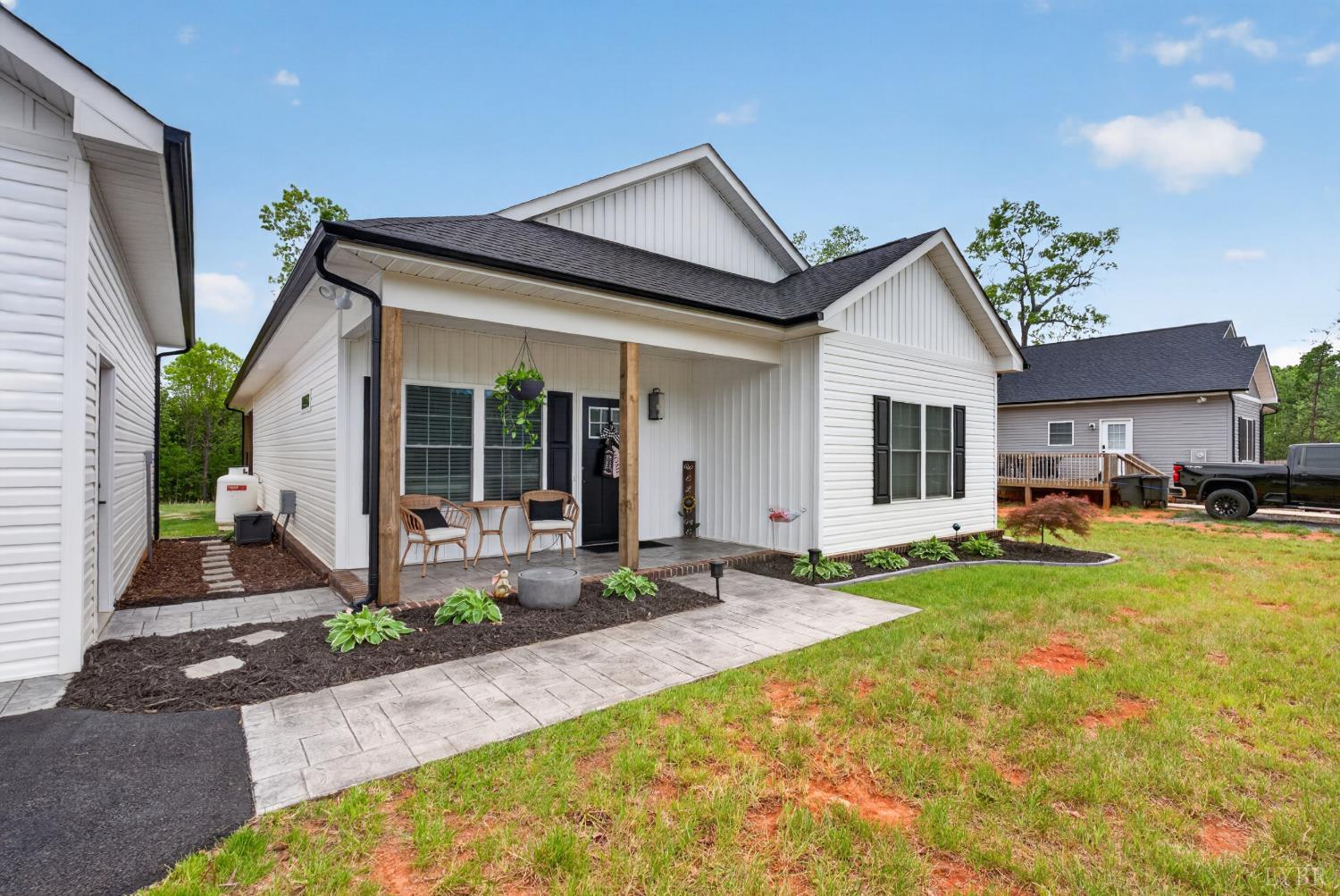 7793 Village Highway