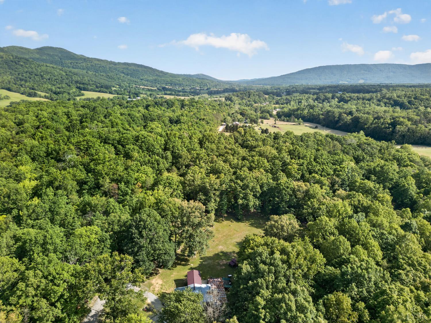 1086 Bugg Hollow Lane