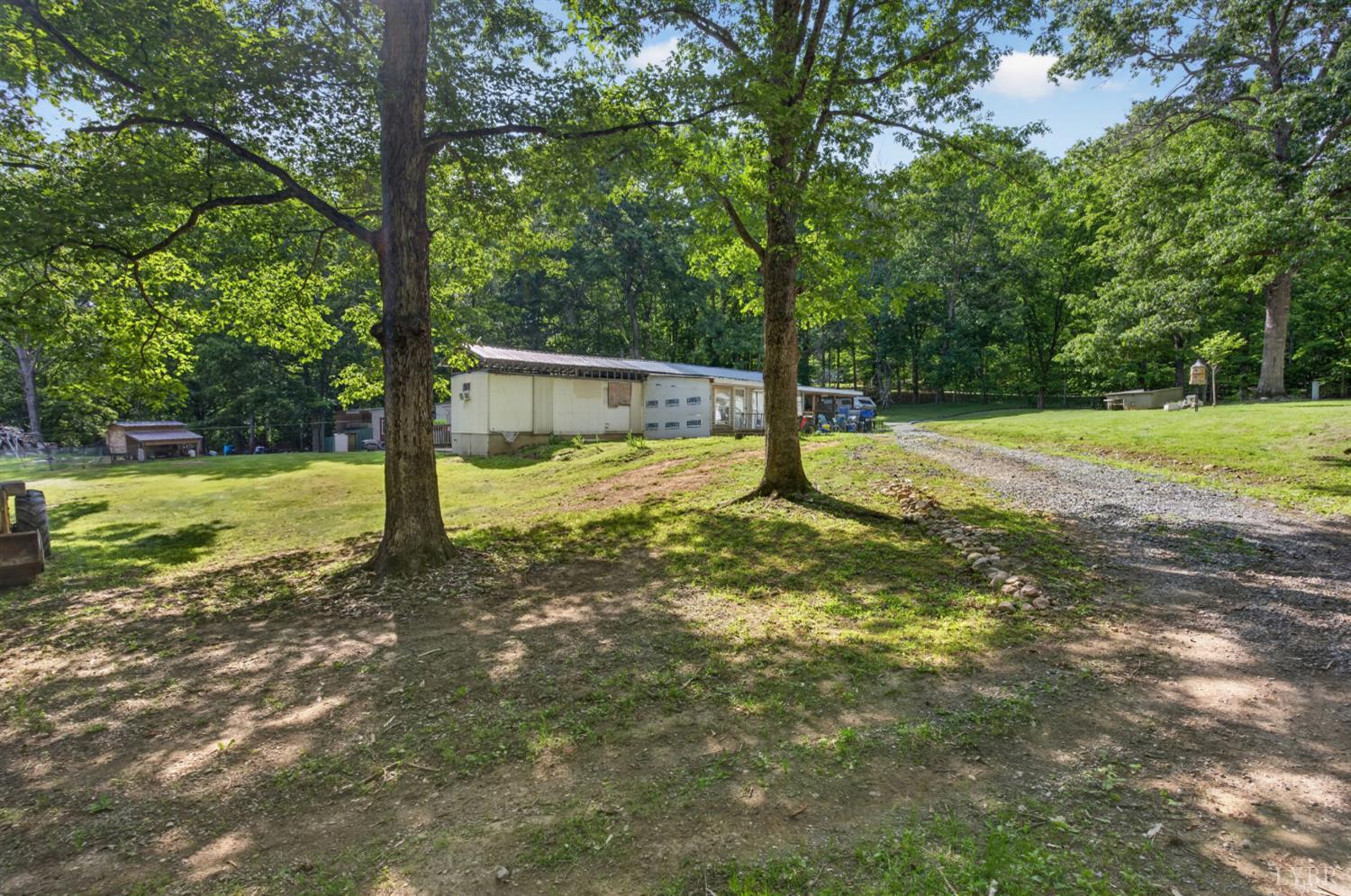1086 Bugg Hollow Lane