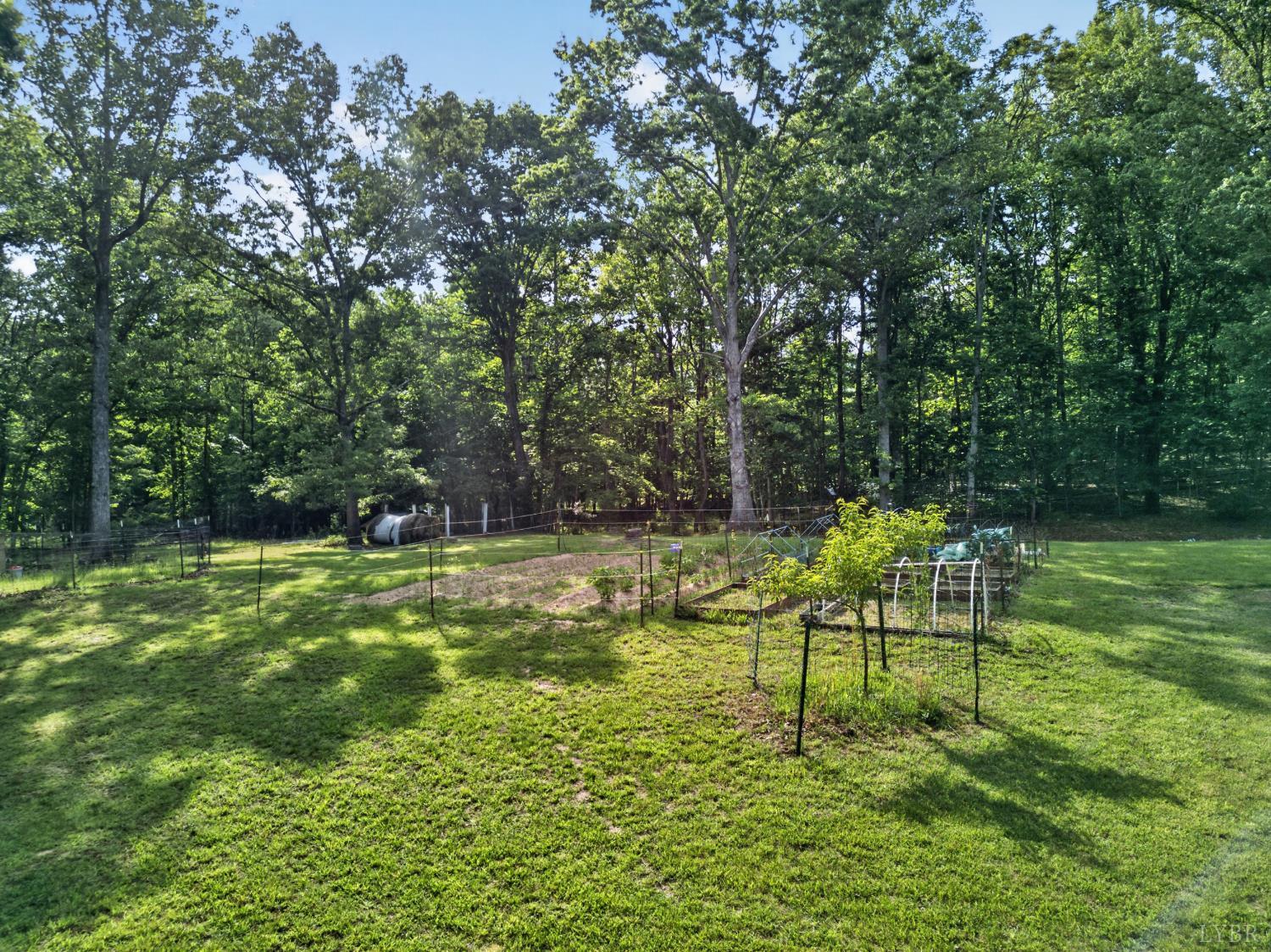 1086 Bugg Hollow Lane