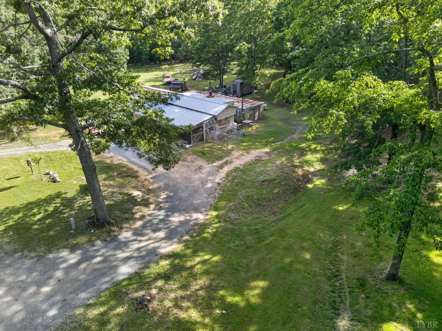 1086 Bugg Hollow Lane