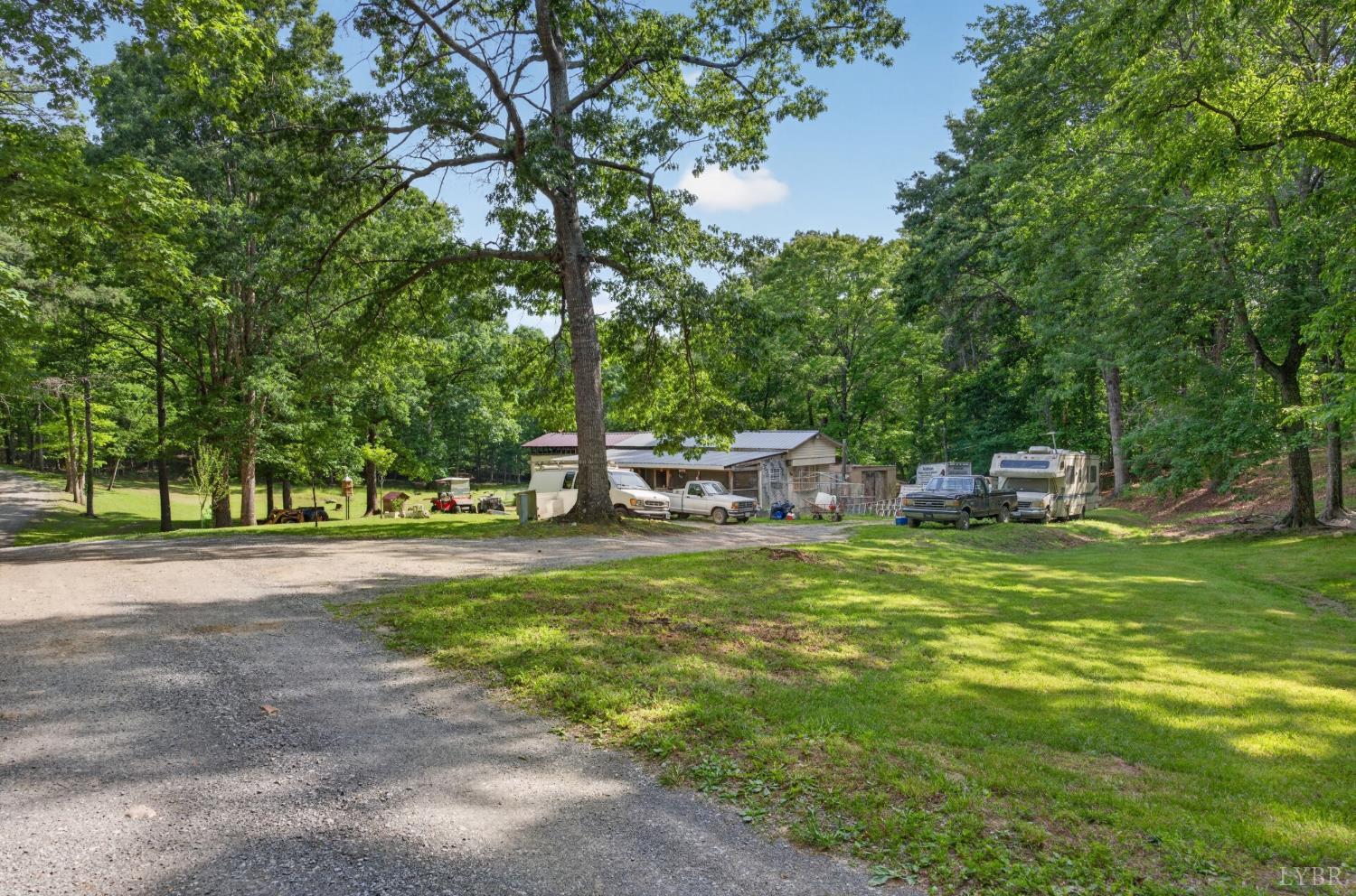 1086 Bugg Hollow Lane