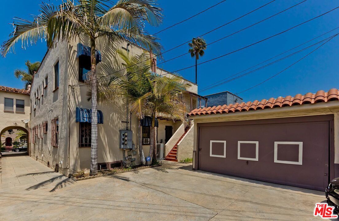 1230 Hi Point St