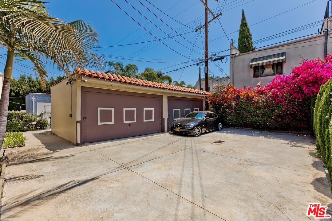 1230 Hi Point St