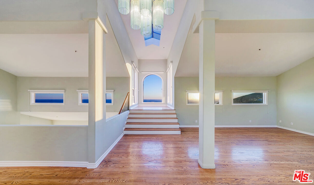 4237 AVENIDA DE LA ENCINAL