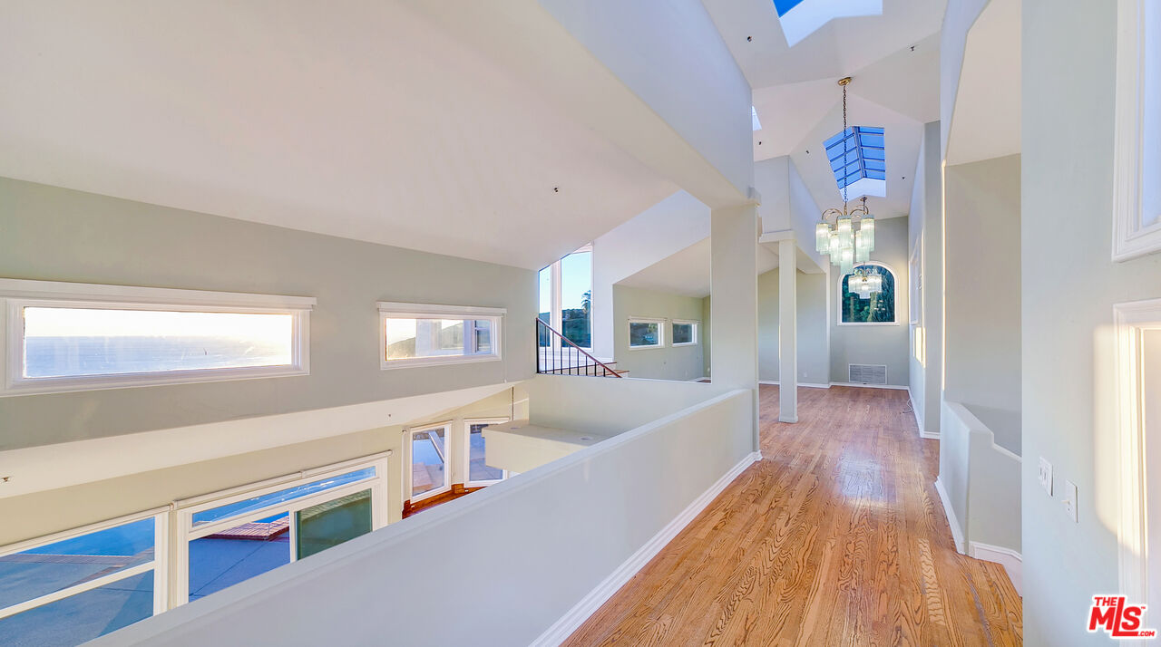 4237 AVENIDA DE LA ENCINAL