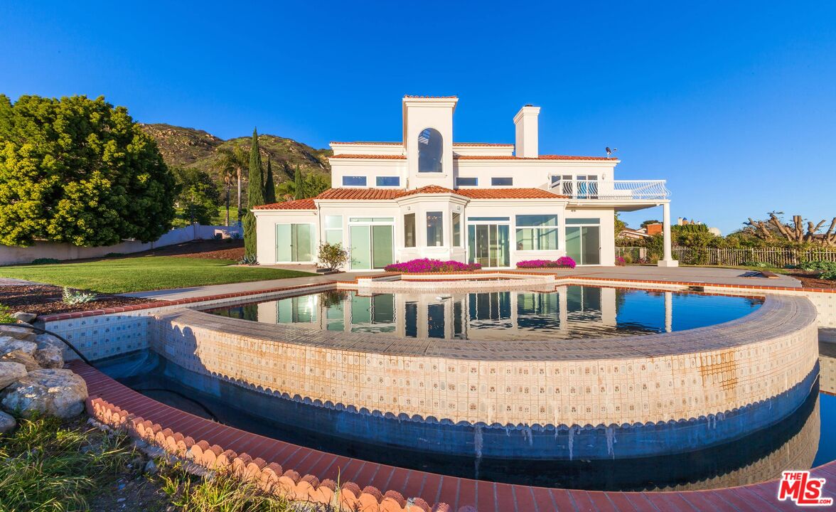 4237 AVENIDA DE LA ENCINAL