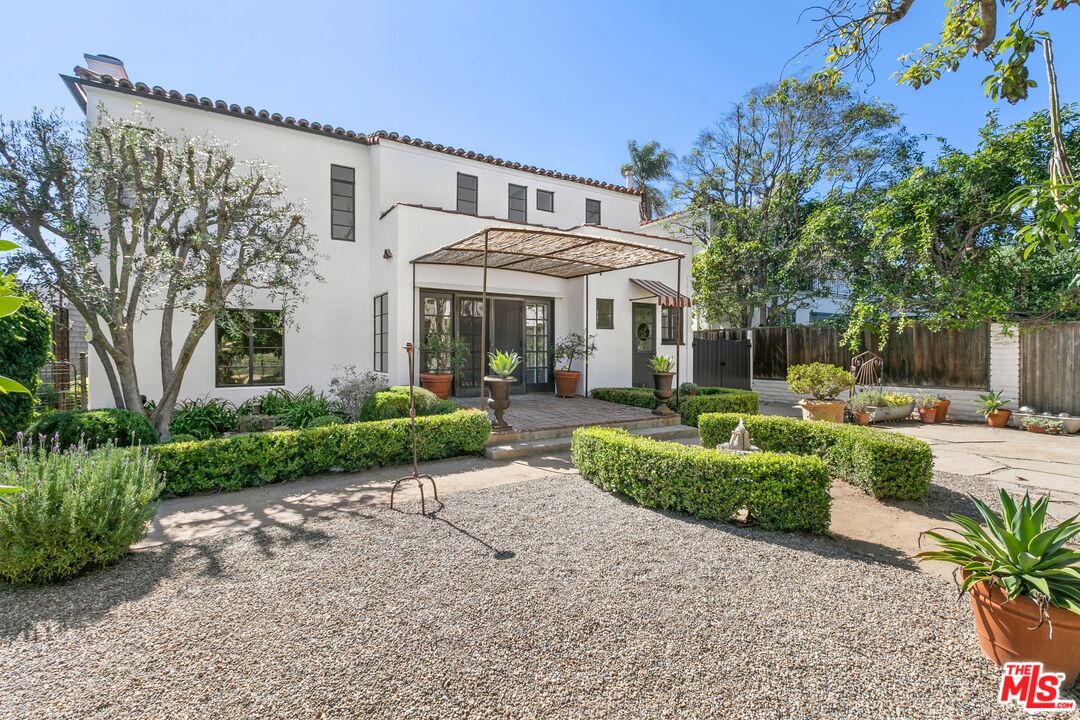 1118 Chautauqua Blvd