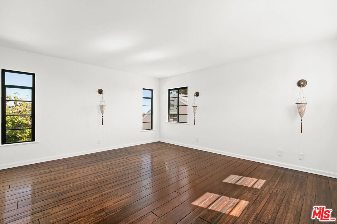 1118 Chautauqua Blvd