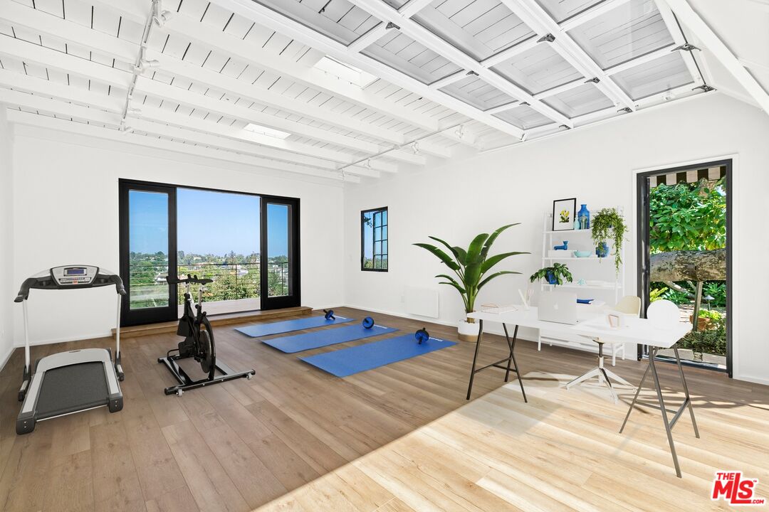 1118 Chautauqua Blvd