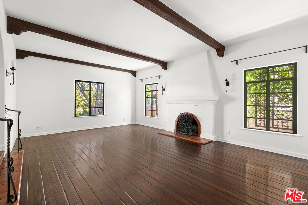 1118 Chautauqua Blvd