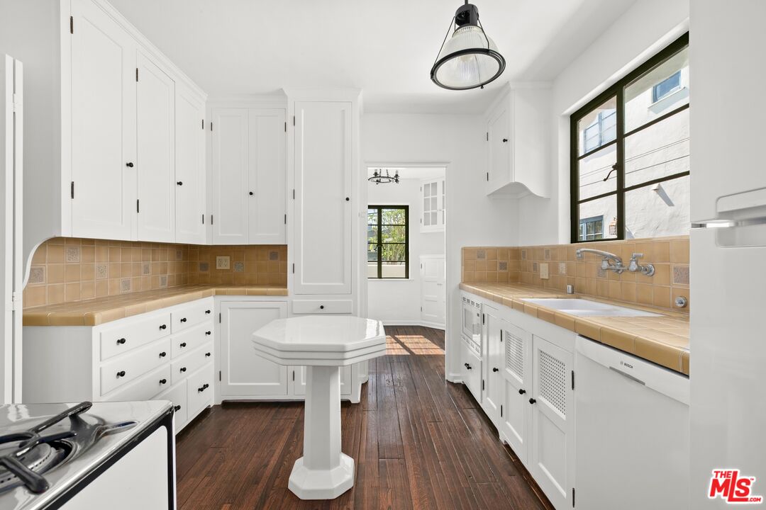 1118 Chautauqua Blvd