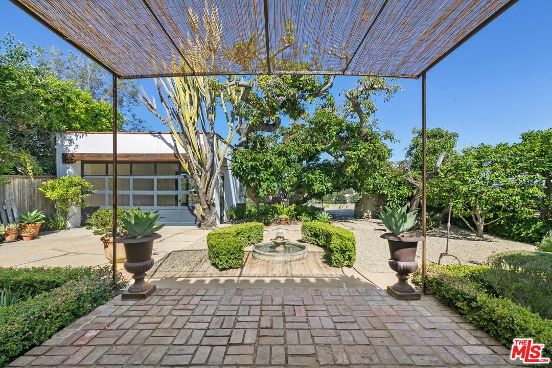 1118 Chautauqua Blvd